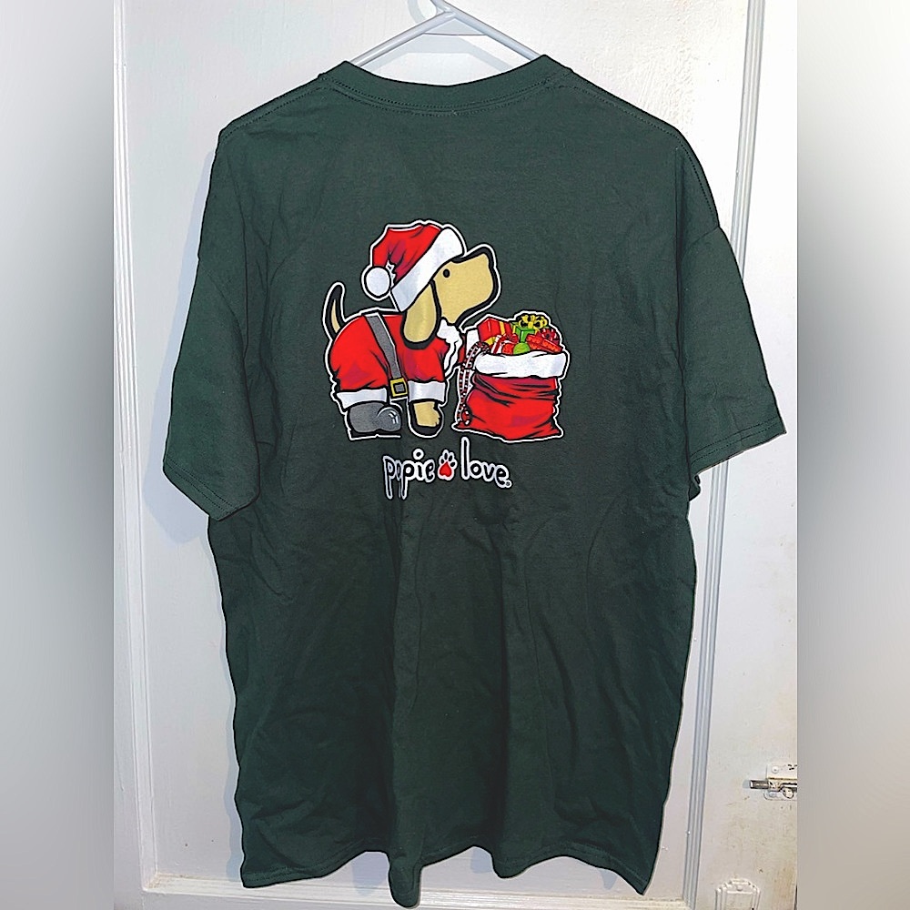 Puppie Love T-shirt. 1 blue-green $20 SizeXL NEW Adult size